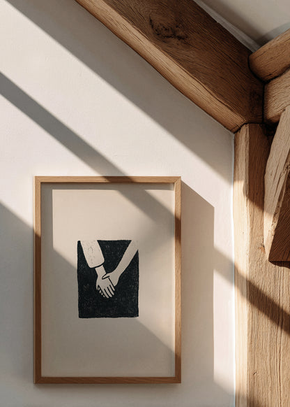 Minimalistisk plakat Togetherness fra Hello Poster i egetræsramme, hængende på lys væg i naturligt dagslys med bløde skygger.